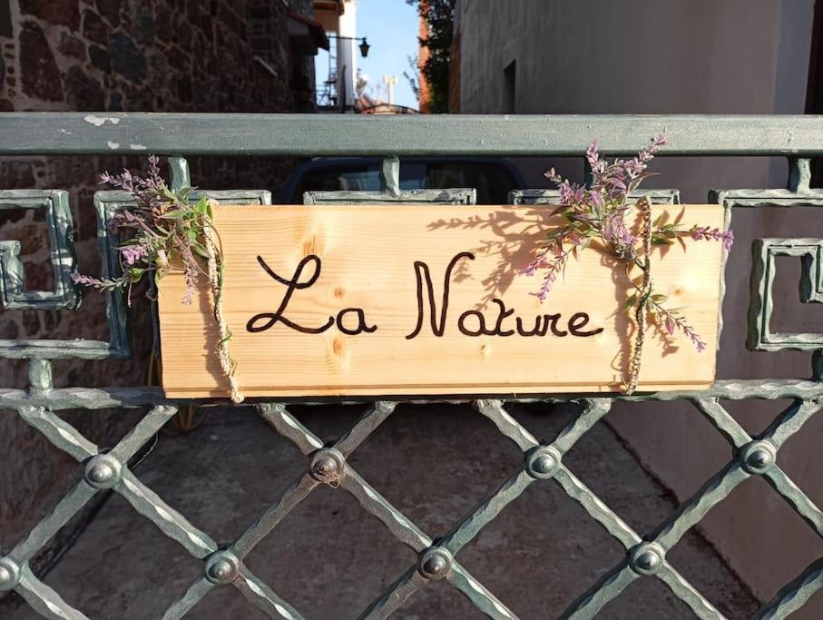 La Nature Konistres Esterno foto