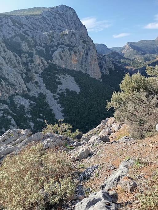 La Nature Konistres Esterno foto